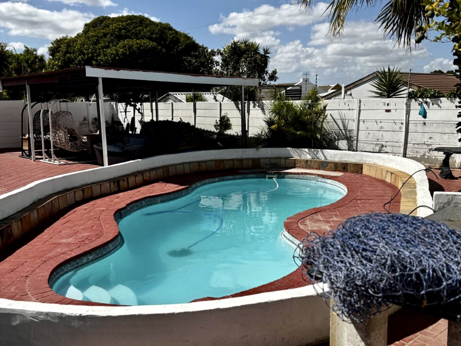 5 Bedroom Property for Sale in West Riding Western Cape